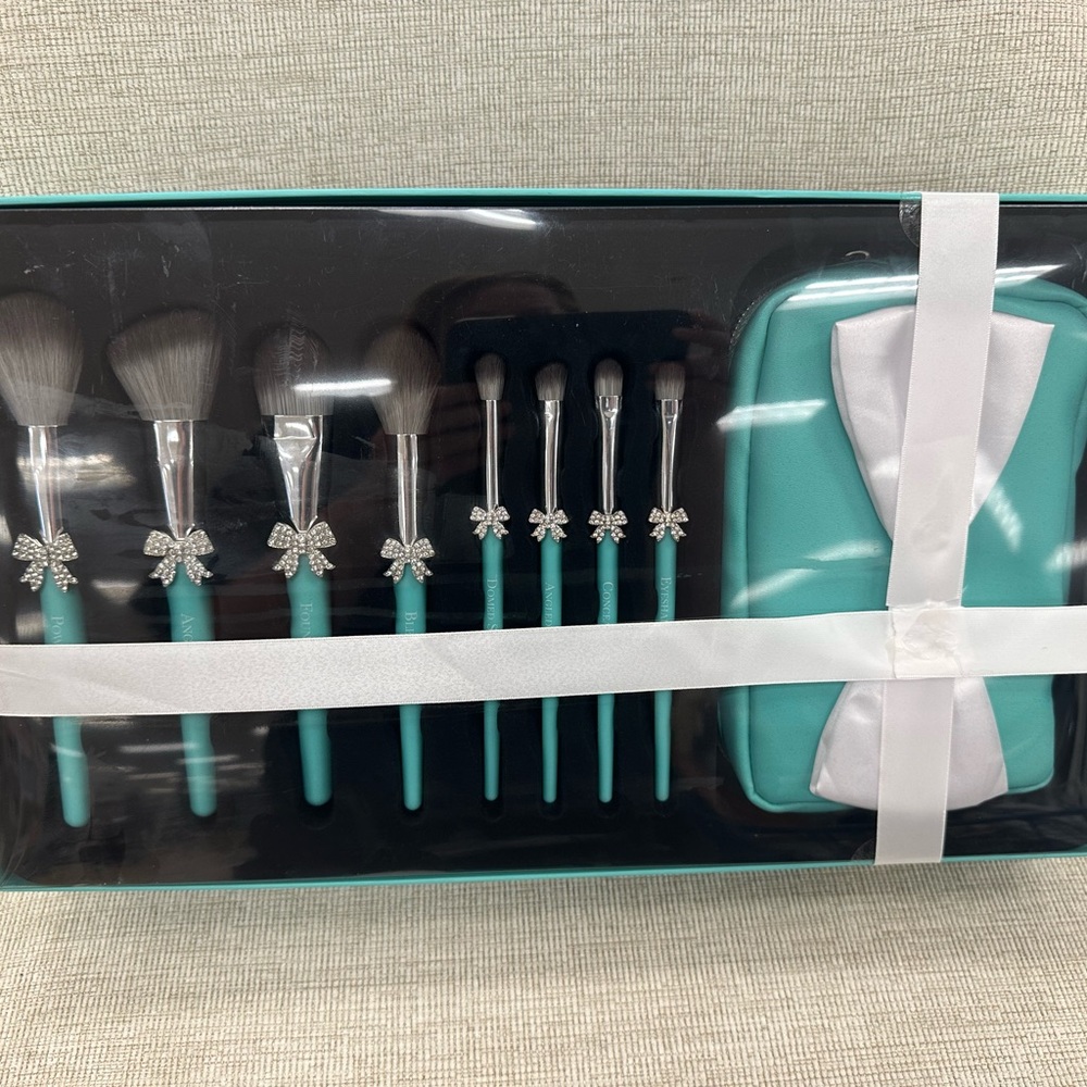 Turquoise Makeup Brush Set with Bow Accents